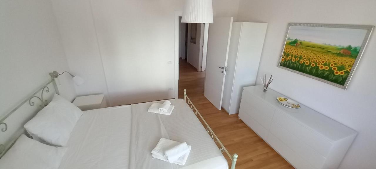 Central Apartment Con Tre Camere Da Letto Locorotondo Exteriör bild