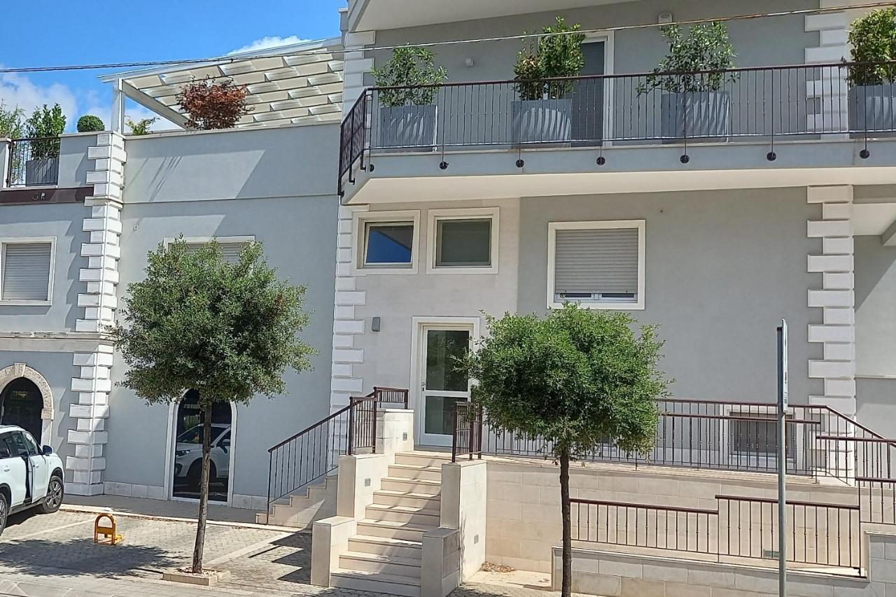 Central Apartment Con Tre Camere Da Letto Locorotondo Exteriör bild