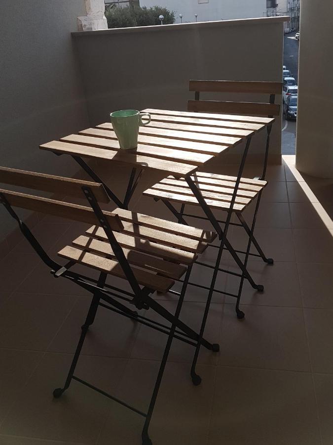 Central Apartment Con Tre Camere Da Letto Locorotondo Exteriör bild